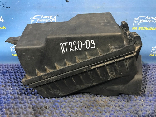 Корпус воздушного фильтра TOYOTA AVENSIS 1999