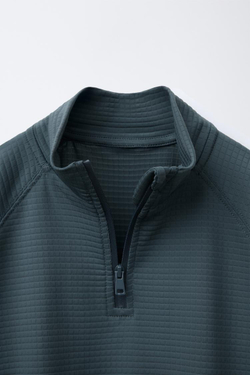 ZARA ТЕХНИЧЕСКАЯ ТОЛСТОВКА С ЛОГОТИПОМ, НЕФТЯНОЙ