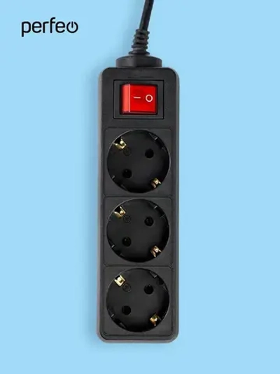 Сетевой удлинитель Perfeo с кнопкой POWERMATE PF-PM-3/5,0-B, 5,0м, 3 розетки, черный