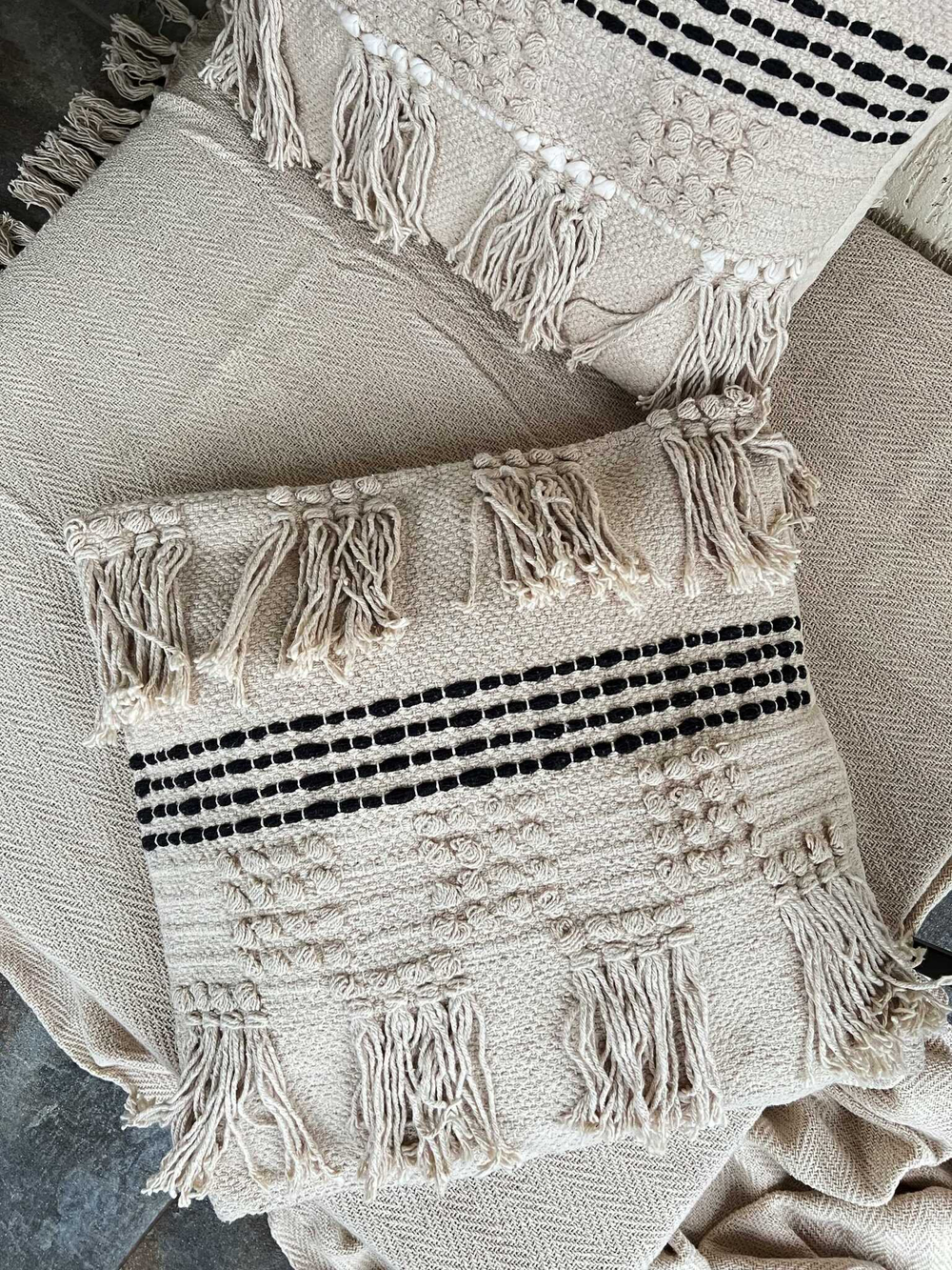 Декоративная наволочка в бохо стиле