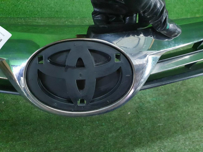 Решетка радиатора Toyota Corolla E160 (2015-2019)