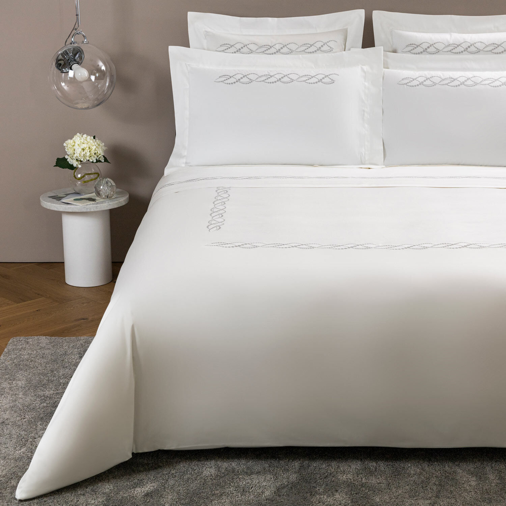 Постельное белье Frette Pearls Embroidery Milk/Grey (240 x 220 см)