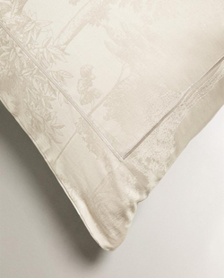 ZARA HOME САТИНОВАЯ НАВОЛОЧКА, ЖЕЛТОВАТО-БЕЛЫЙ