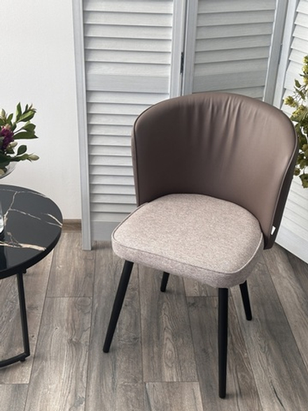 Стул М-City DISAUR Моне Бисквит Rovena Biscut ткань, Orakul 290 Экокожа, Черный каркас