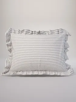 Декоративная наволочка с рюшами, оборками "Лутон" 50х70 см, 1 шт, без молнии