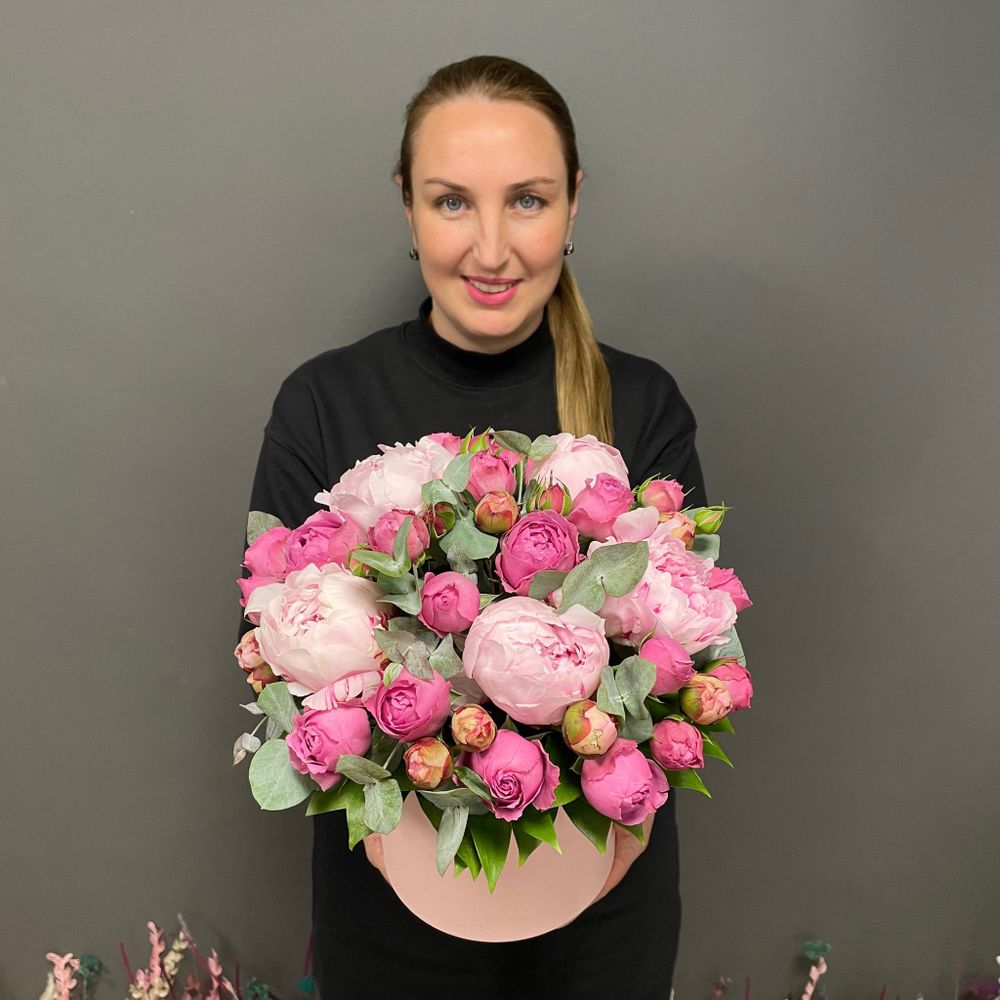 Букет цветов «Velvet petal ensemble» в сером бархате