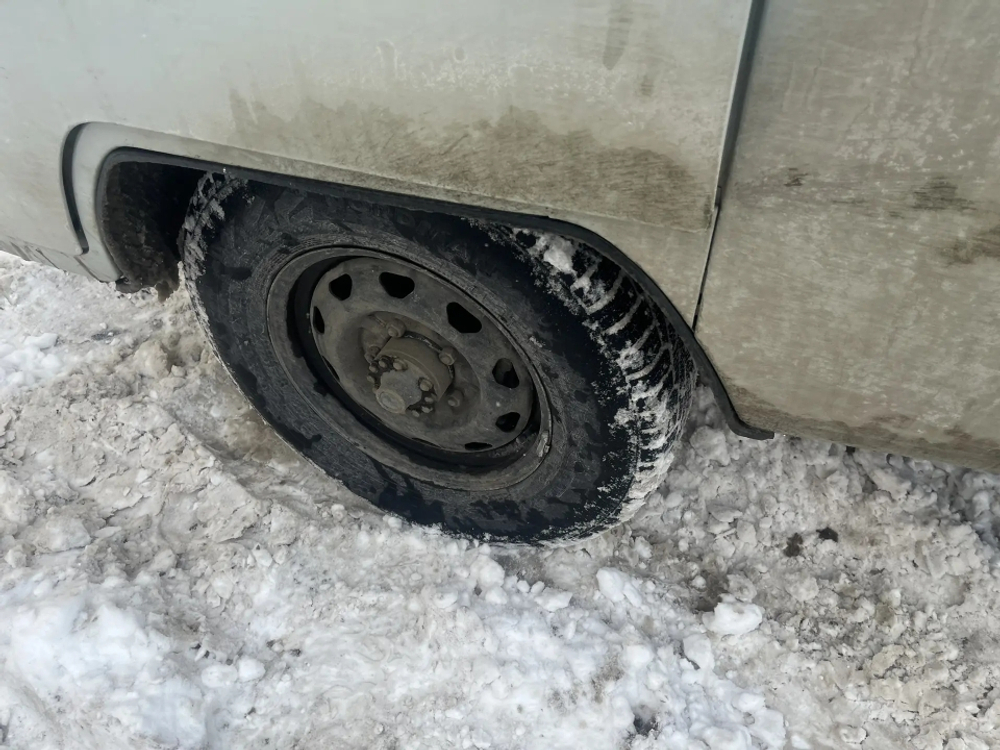 UAZ 3909* Грузопассажирский 390995 (Грузопассажирский, 4+1 мест, без ABS, Бензиновый, 2,7 л, 112 л.с