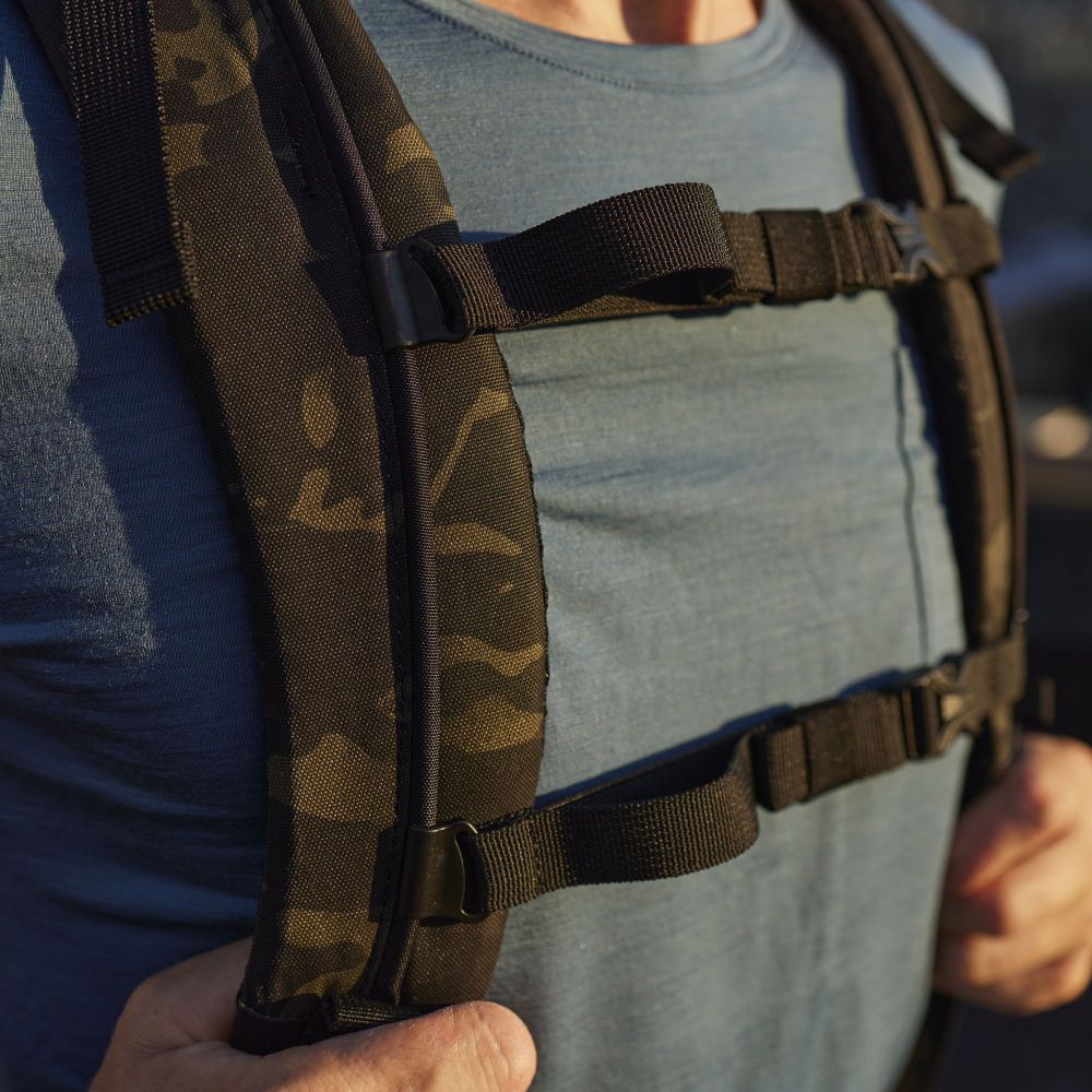 Фоторюкзак Tenba Axis v2 Tactical Backpack 16 MultiCam Black 637-753