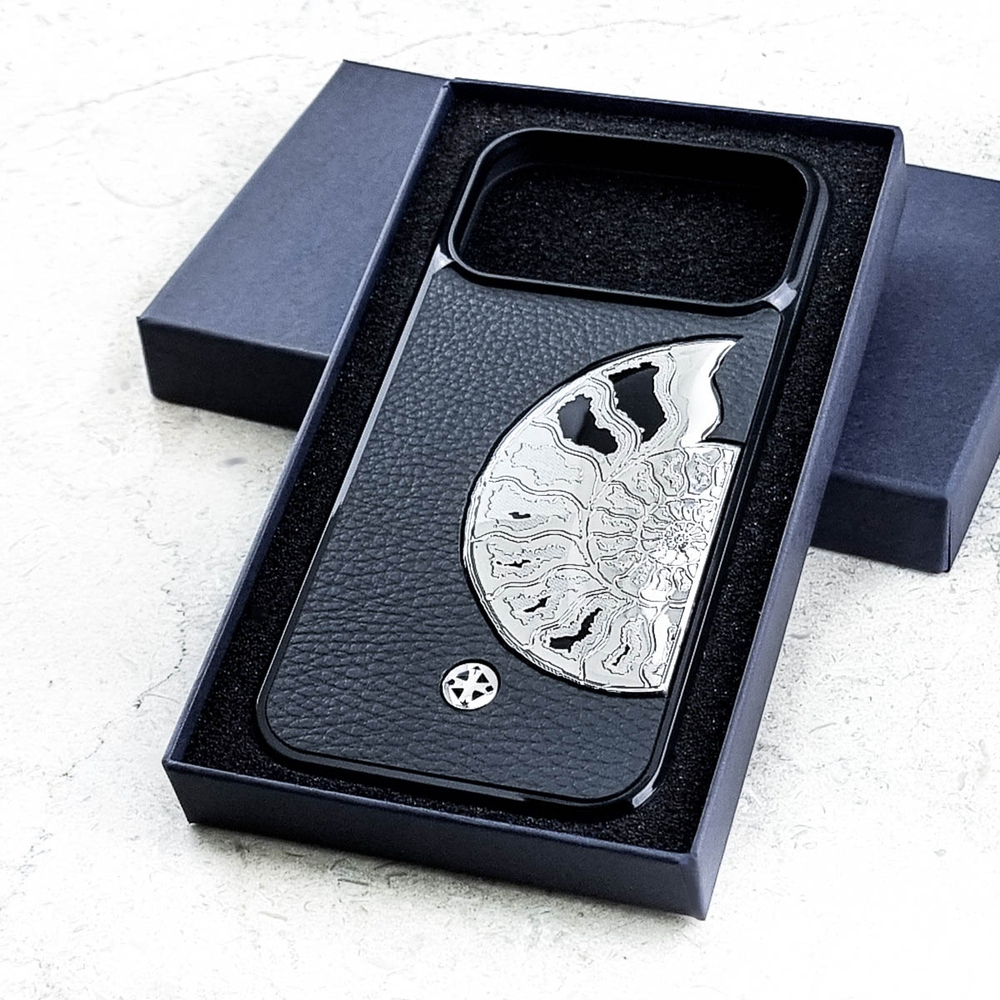 Дорогой чехол iPhone с ракушкой аммонит - Euphoria HM Premium - натуральная кожа, ювелирный сплав