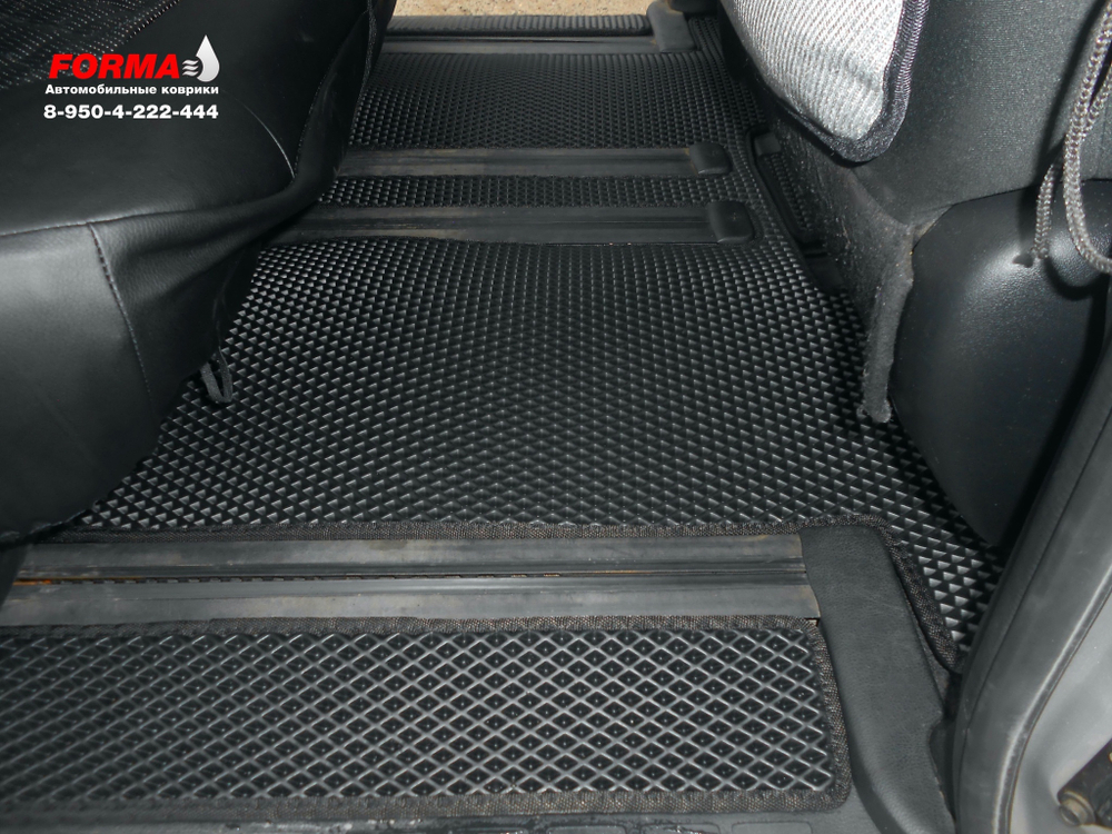 Toyota Voxy 3 поколение R80 (01.2014 - 06.2017-н.в.) комплектация без прохода