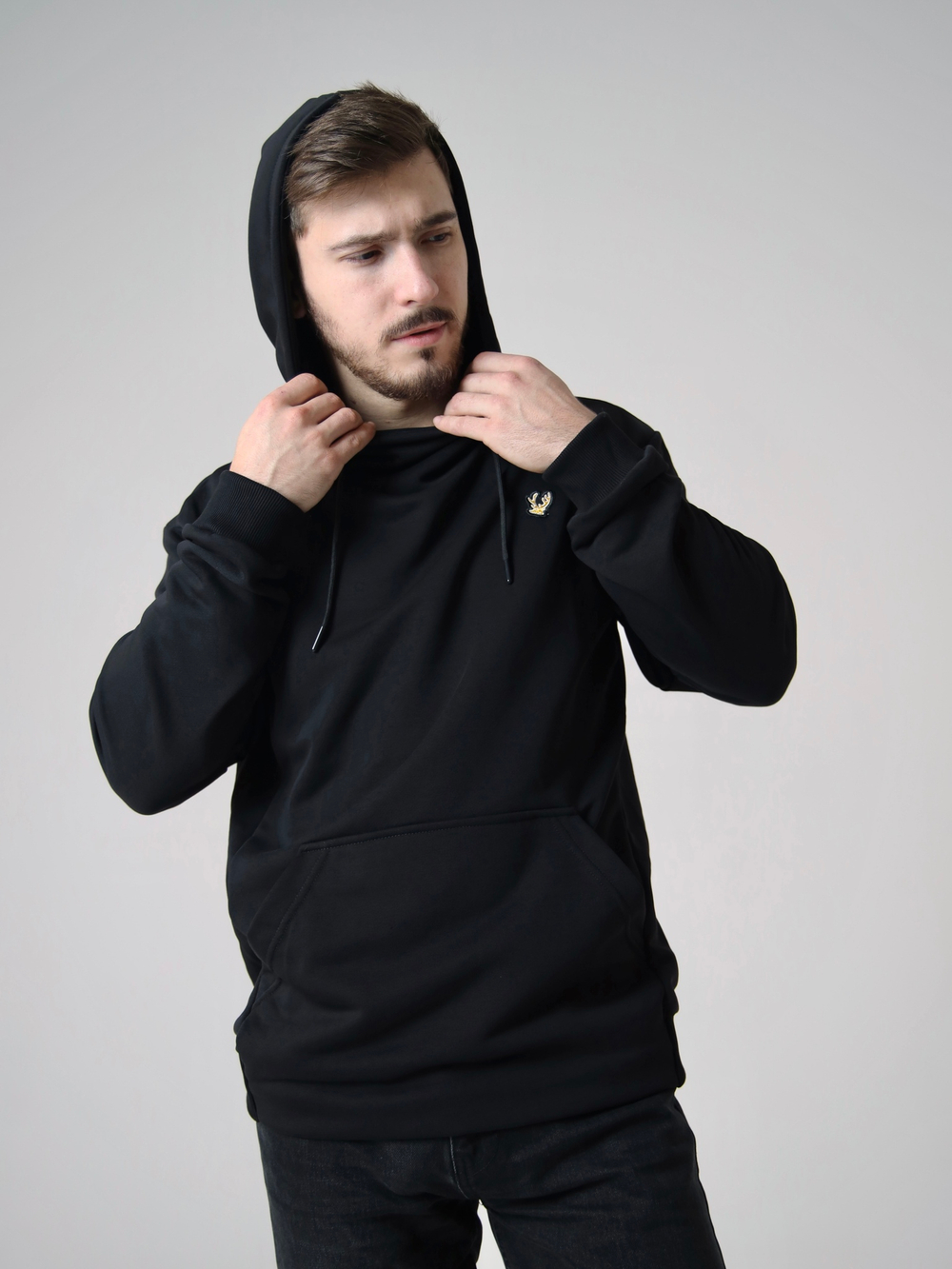 Худи черное Город Горький мужское с нашивкой желтый олень