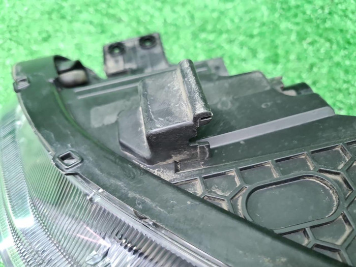 Фара правая Kia Sportage 4 QL (2016-2018) ксенон