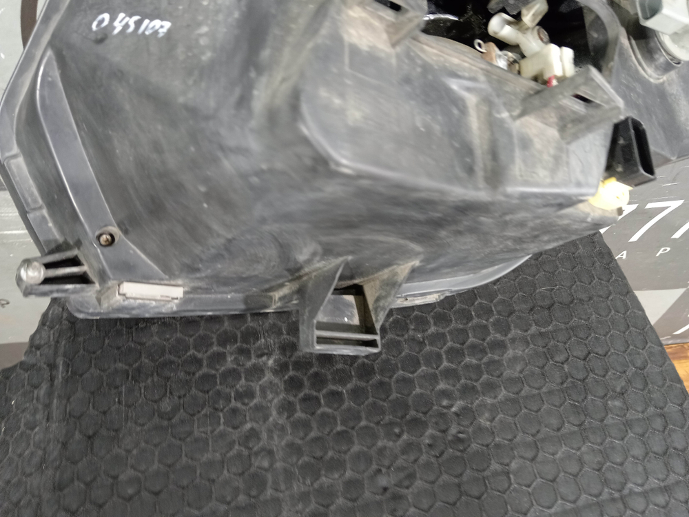 Фара правая UAZ Patriot 14-нв Б/У Оригинал 3163371101020