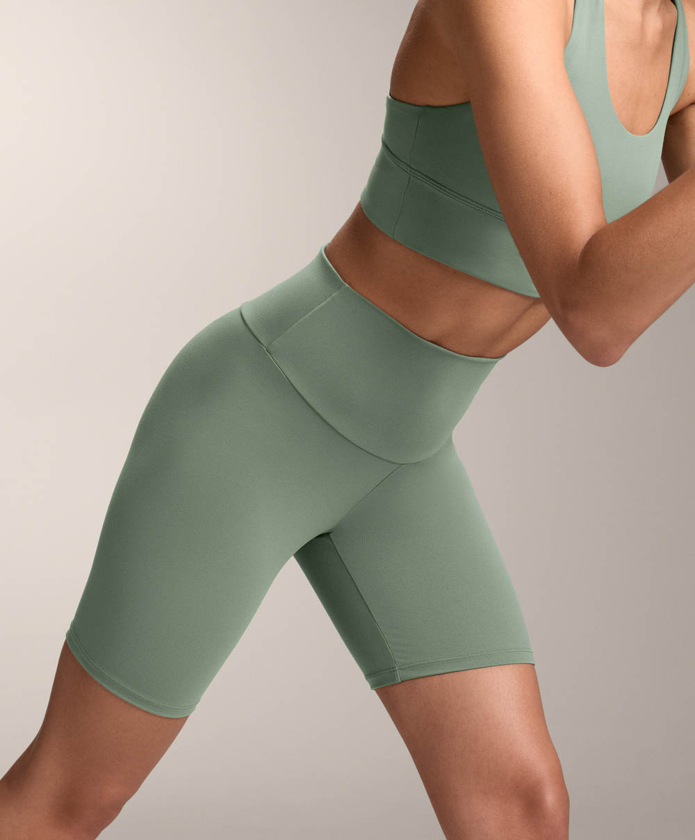 OYSHO Легинсы-велосипедки Comfortlux с высокой посадкой длиной 20 см, бледно-зеленый