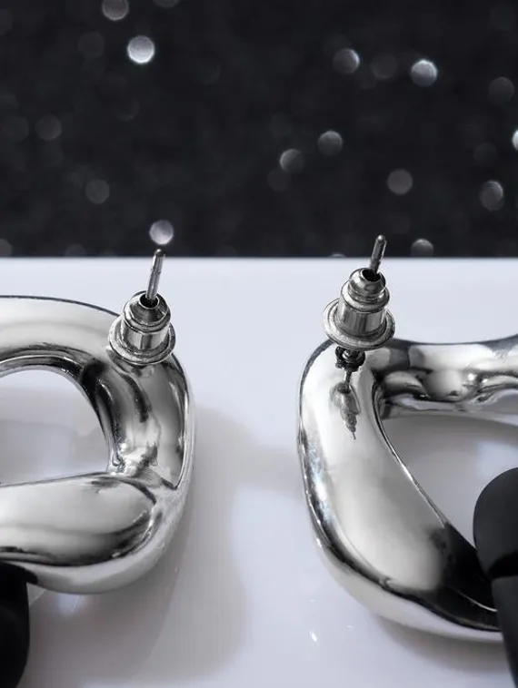 Серьги металл "Цепь" диагональ, 2 полых ромба, цвет серебристо-чёрный