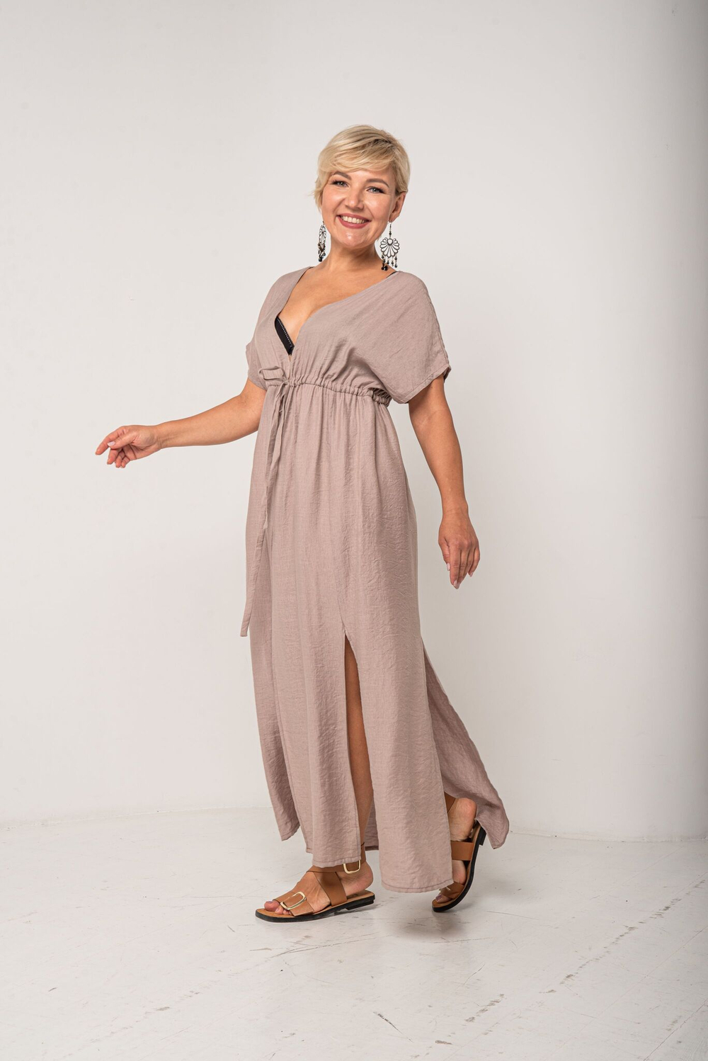 Платье длинное летнее пляжное легкое с запахом и разрезами для отдыха на море и в городе