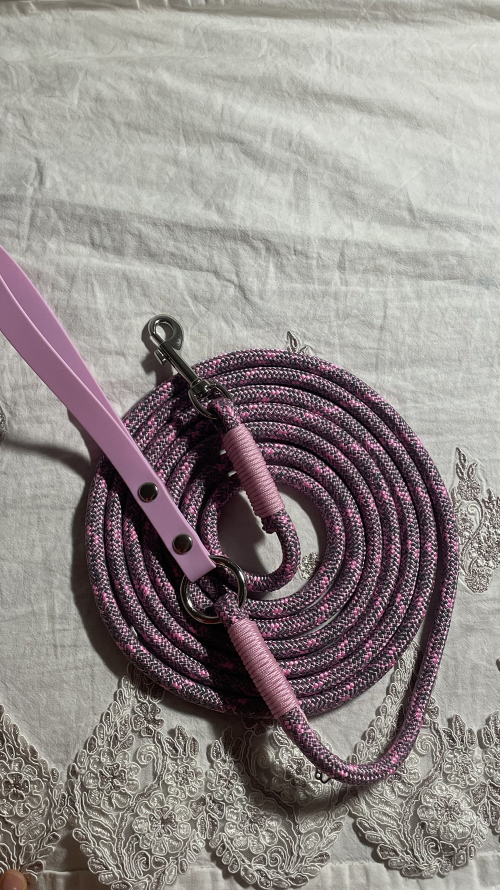 Поводок для собак 5 м. Поводок ручной работы для собак мелких и средних пород Светло-серый и розовый