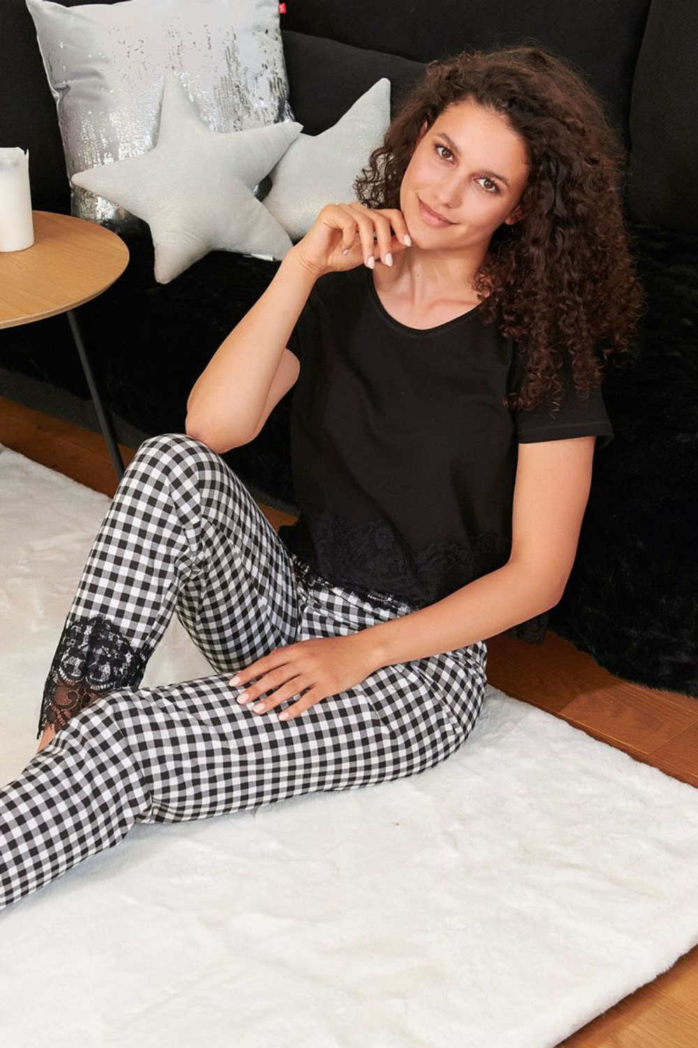 Женская пижама с клетчатыми брючками (Размер: L) (Цвет: черный с белым)