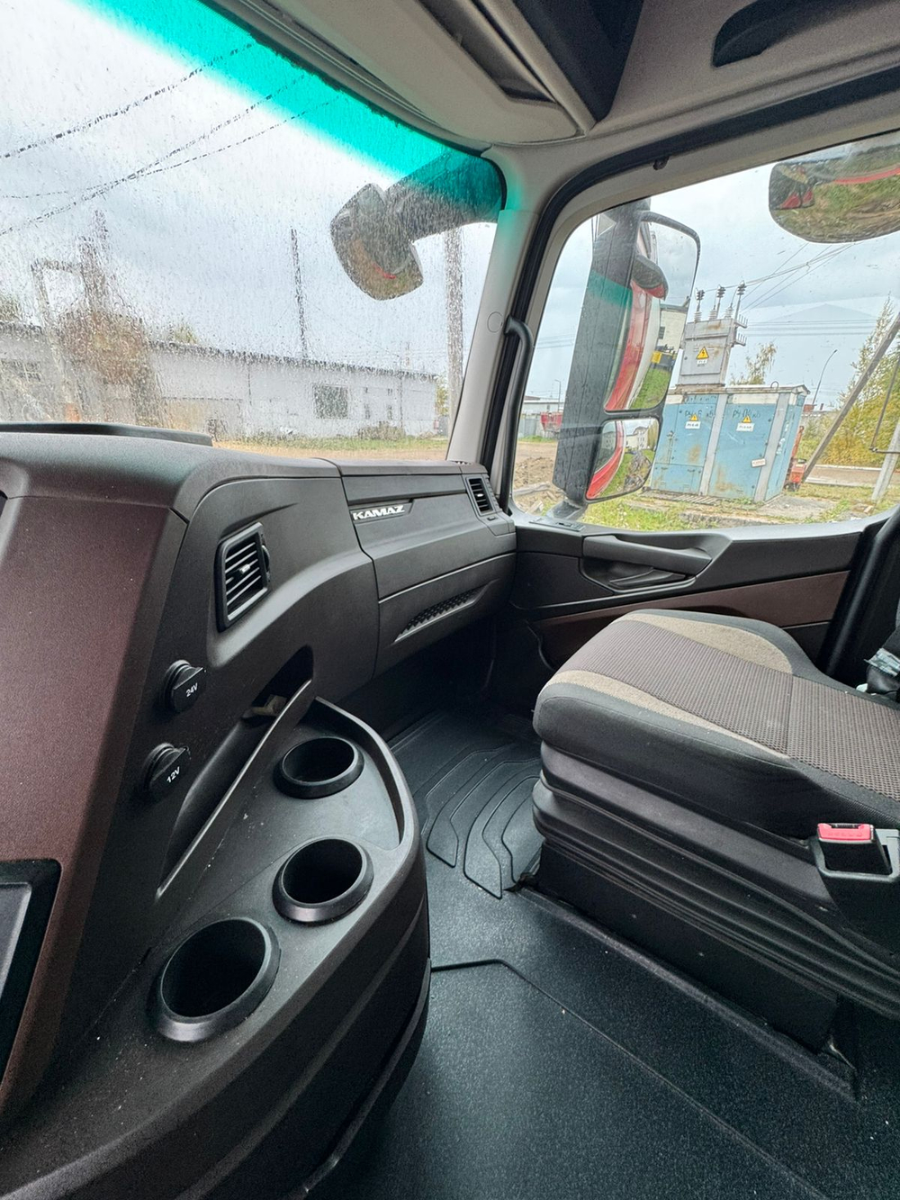 КамАЗ М1945 4x2 Седельный тягач 54901-92 (Дизельный, 11,9 л, 450 л.с., АТ)