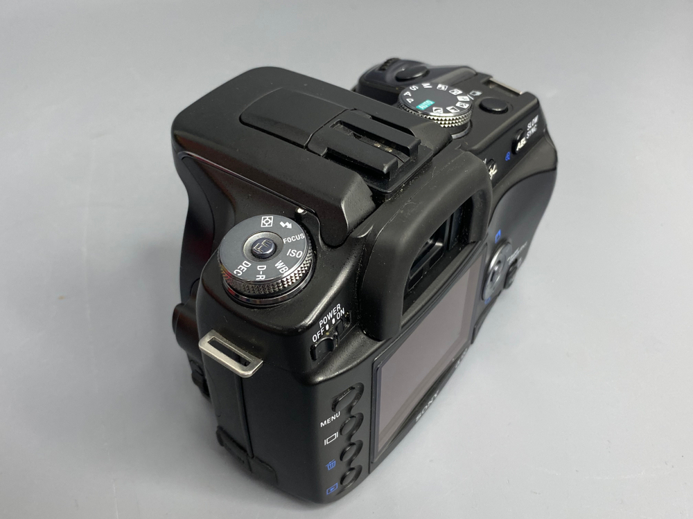 Sony A100