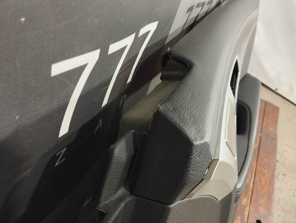 Обшивка передней правой двери Genesis G80 1 16-20 Б/У Оригинал 82306b12003rr