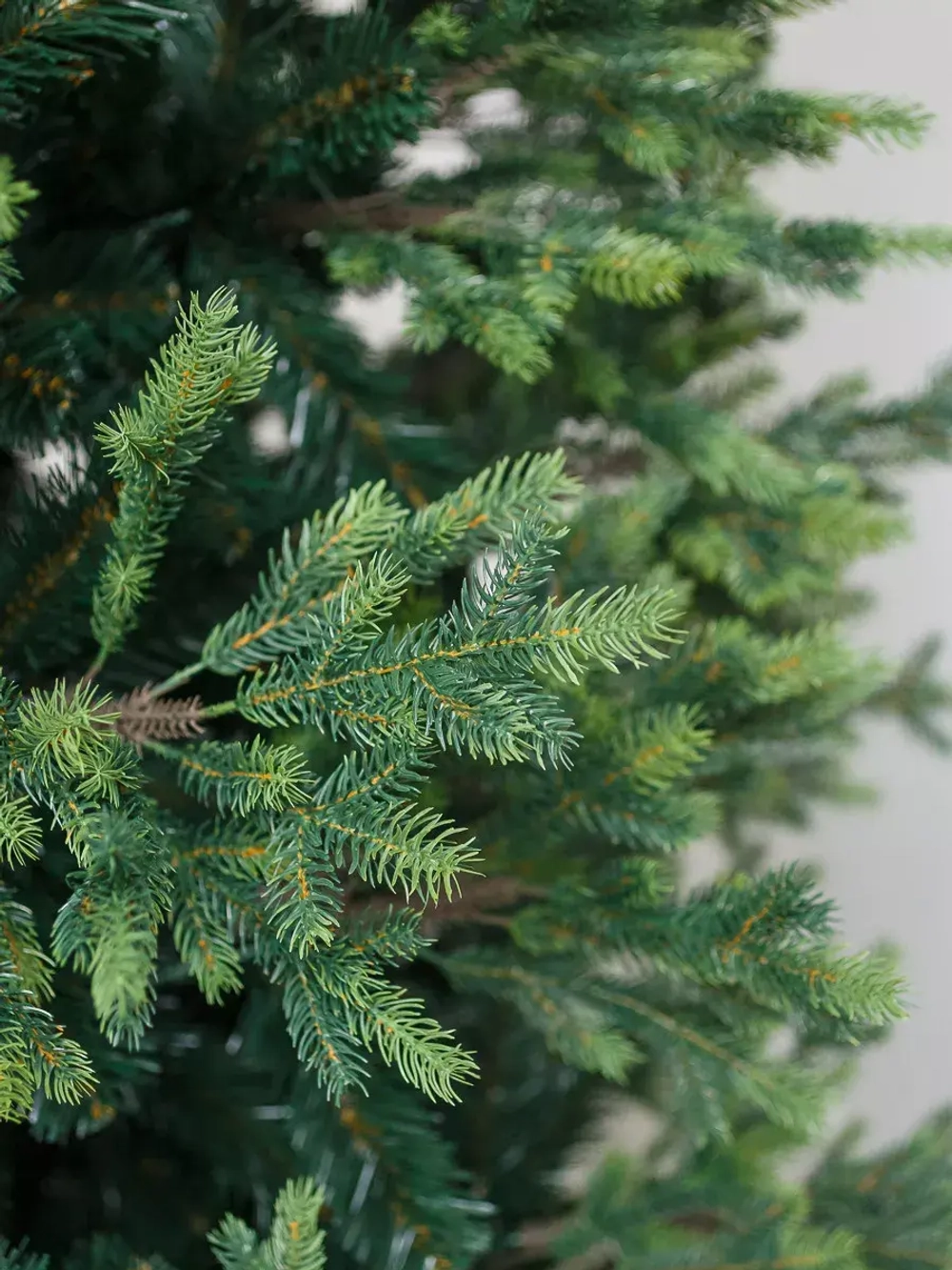 Интерьерная искусственная елка Сказочная Премиум 5,5 м., ствольная, Литая хвоя+ПВХ, Green Trees (GT5,5SK)