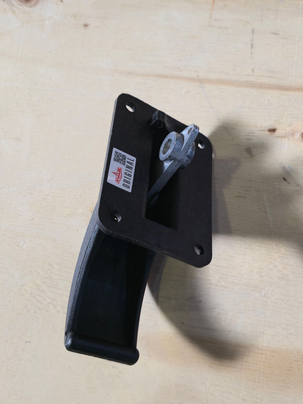 Привод МАЗ-6430, 5440 замка капота ОАО МАЗ