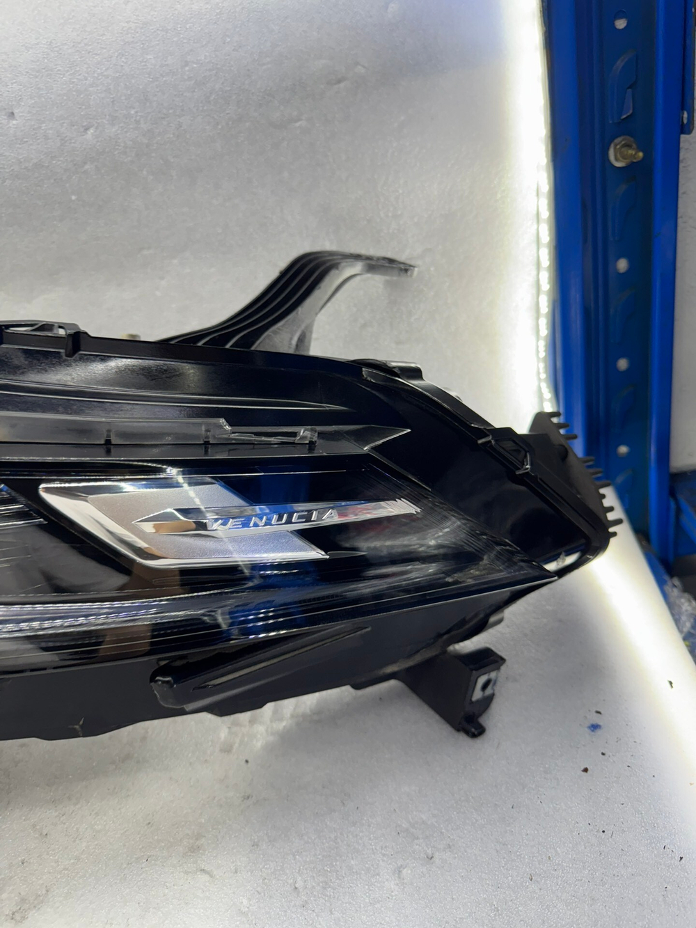 LED передняя фара (левая/правая) на Dongfeng Venucia D60/D60 Plus (Первая комплектация)
