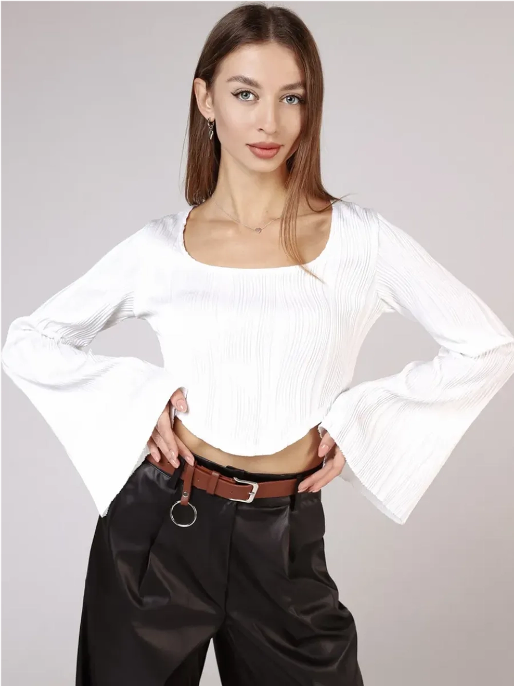 Лонгслив в рубчик с длинными рукавами