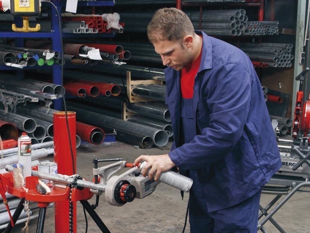 Ручной электроклупп Rothenberger SUPERTRONIC 2000 в пластм.ящике 1/4-2", BSPT R1/2-2"