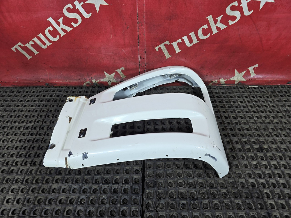 Угол бампера левый  2023г.