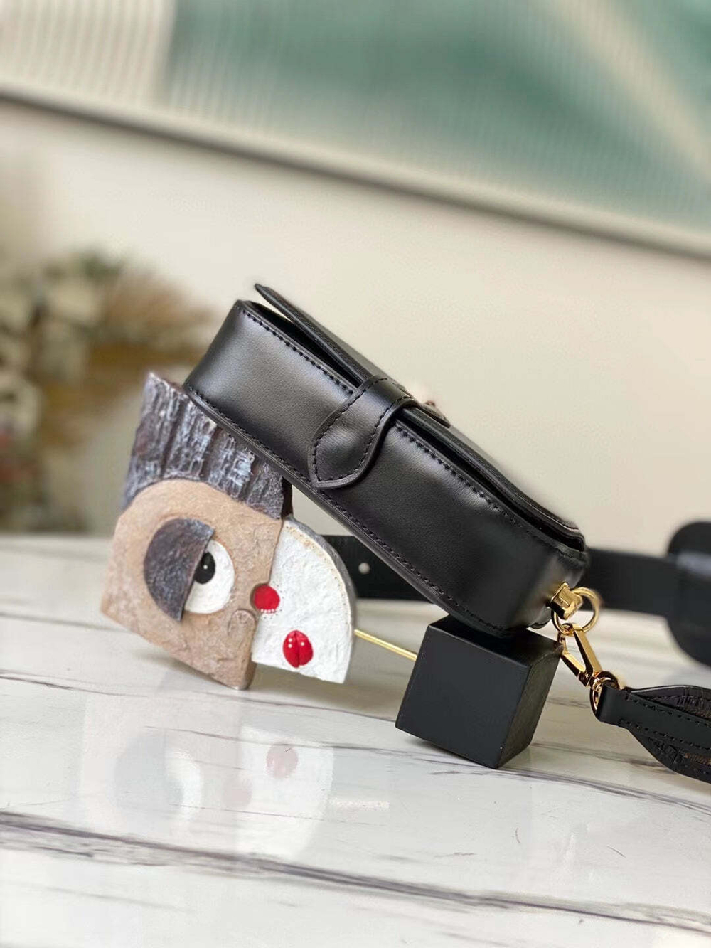 Louis Vuitton Officier