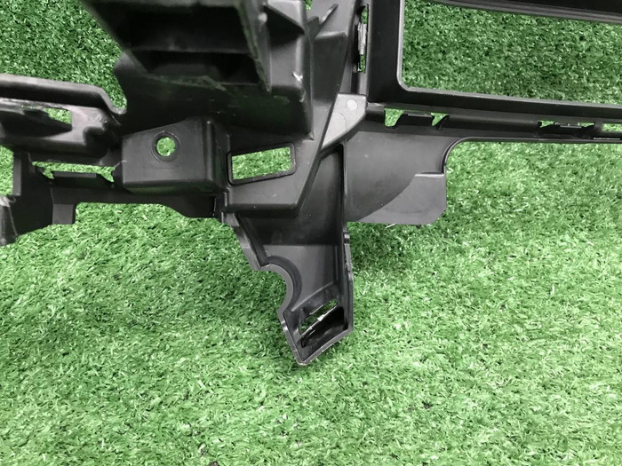 Решетка переднего бампера Porsche Cayenne 3 17-23