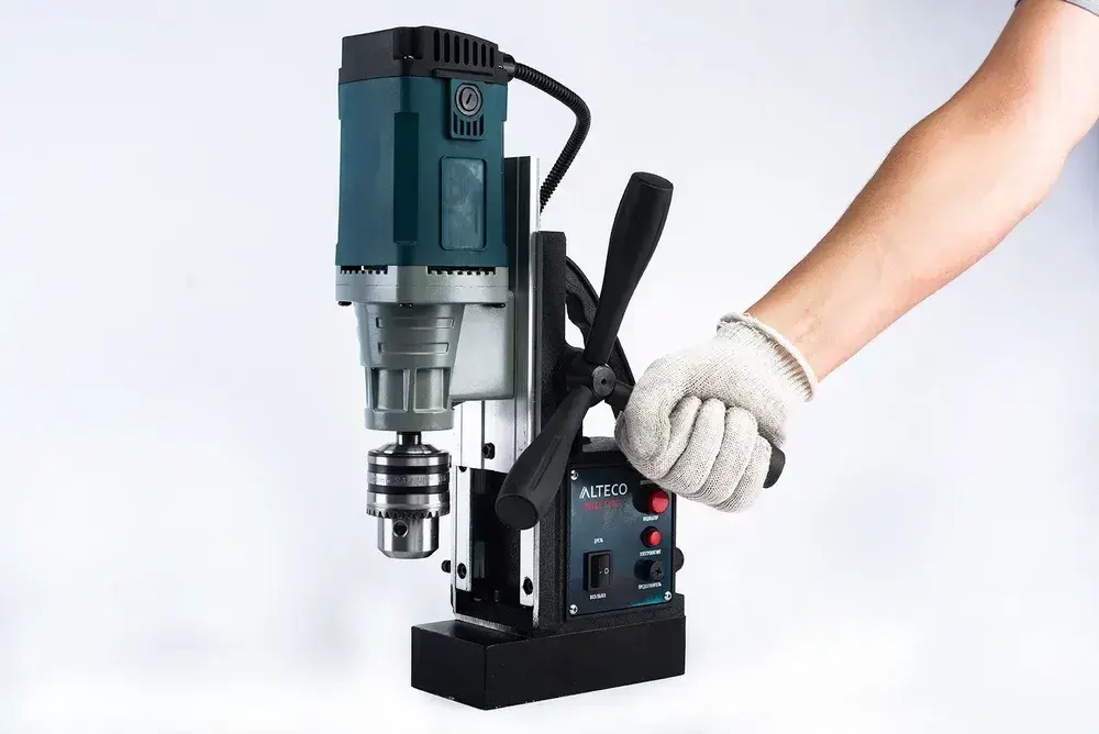 Сверлильный станок с магнитной стойкой Alteco Professional MD 1116 13541