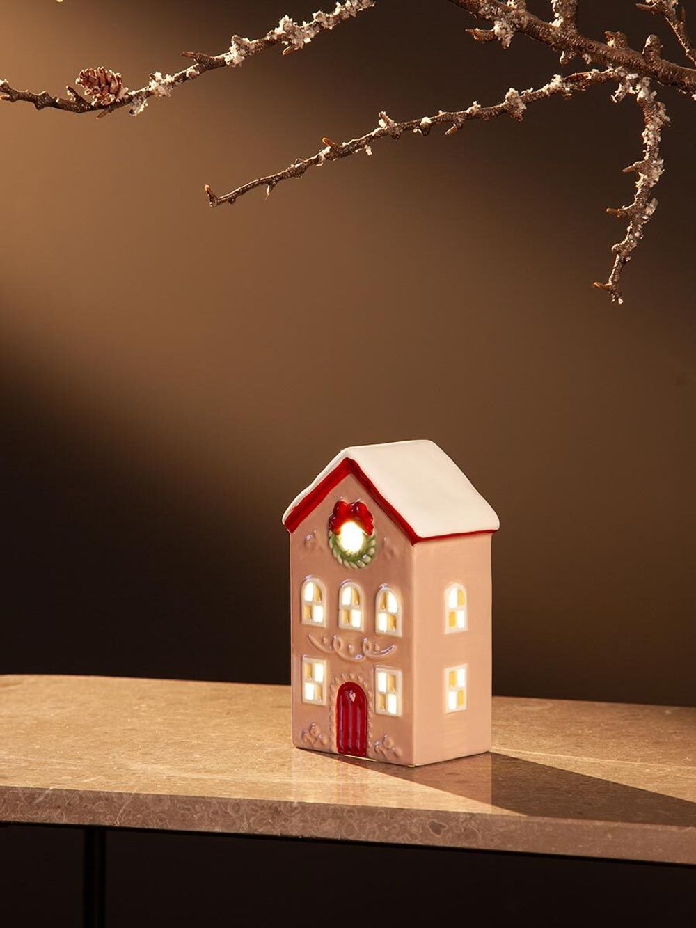 Домик с подсветкой Fensmark из коллекции New Year Essential, 15 см