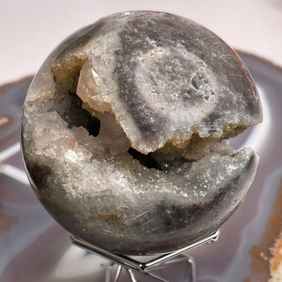 38708 Агат серый Шар друза 82мм