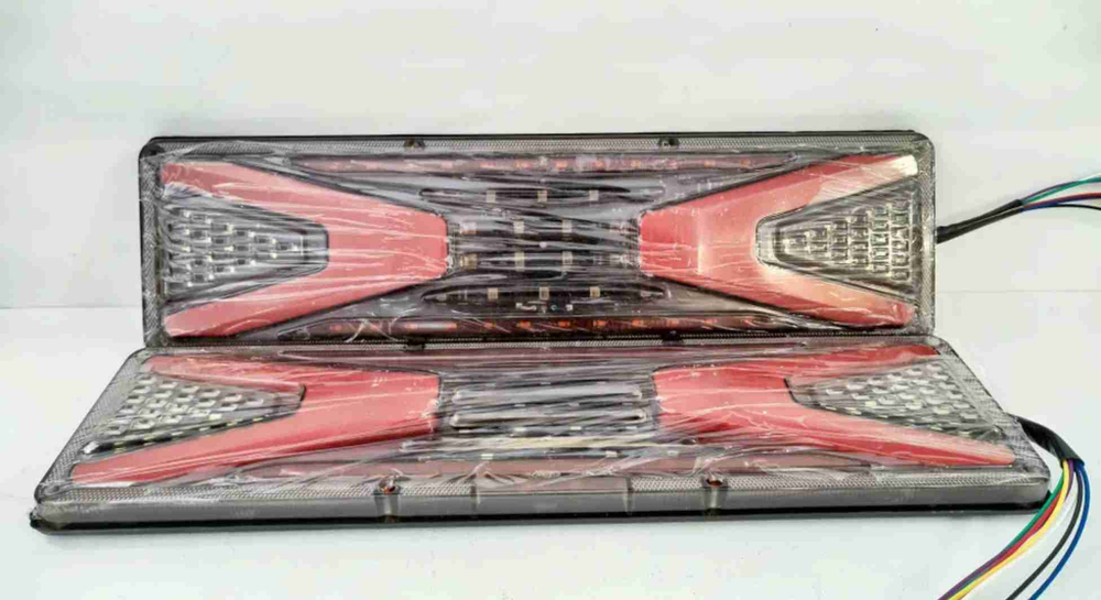 #8 / Фонарь задний (24 вольта) светодиодный GALAXY (2 шт. / комплект) (Д50Ш14В6) ВЕС 1,7