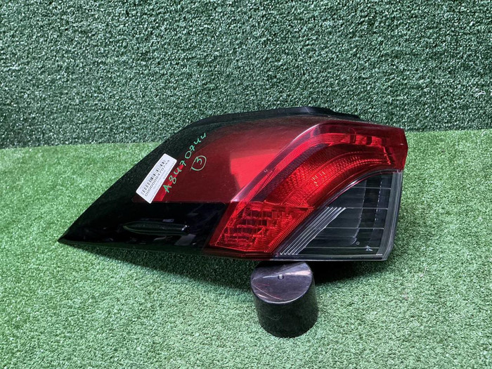 Фонарь левый внешний Toyota RAV4 5 XA50 (18-нв)