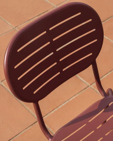 Уличный стул Brai из оцинкованной стали бордового цвета