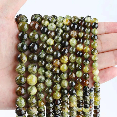 Гранат зеленый (Гроссуляр) бусины 4/6/8/10/12 мм, на нитке 38 см