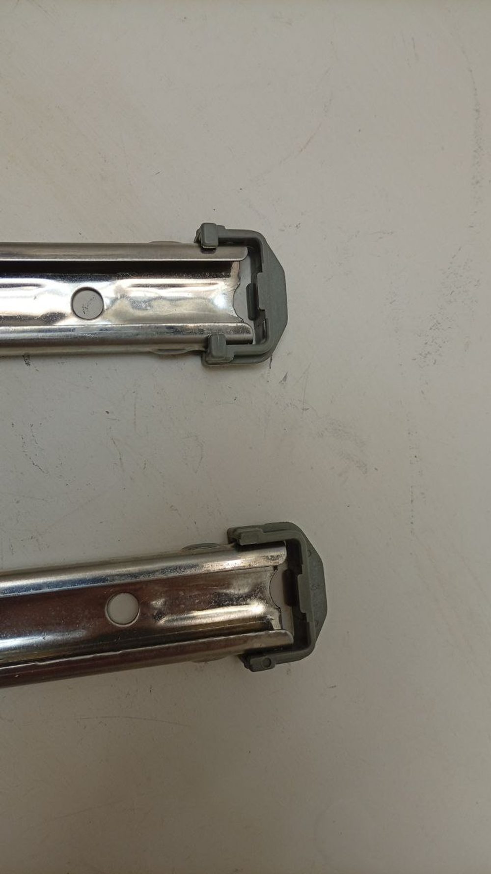 ESL4120 ктп1 Направляющие верхней корзины для посудомоечных машин AEG Electrolux Zanussi 1170542003 б/у