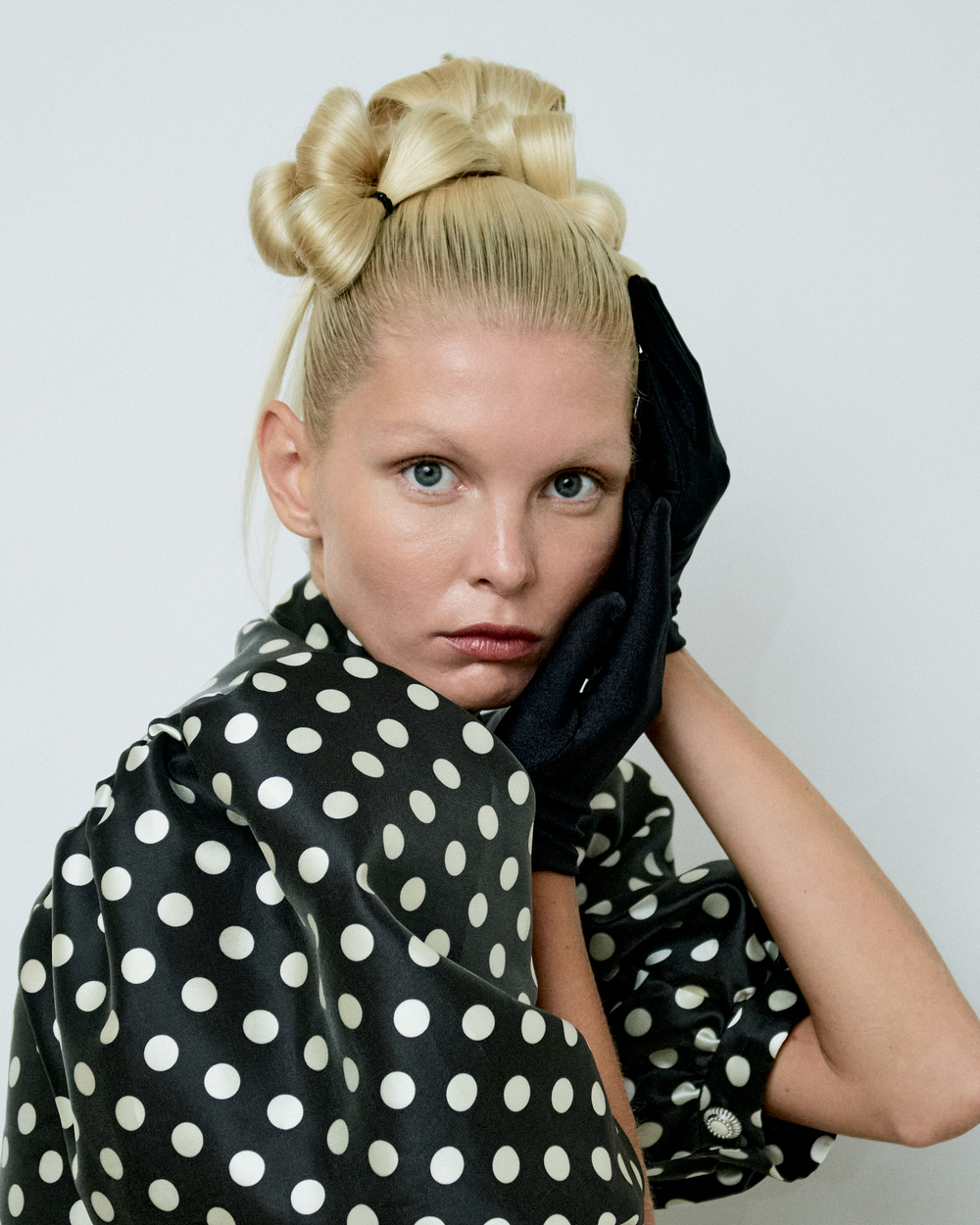 Перчатки из черного бифлекса короткие