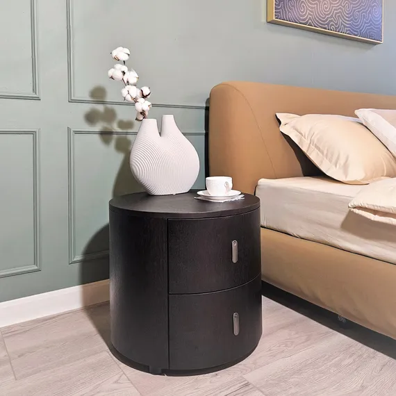 Прикроватная тумбочка Giselle с двумя ящиками