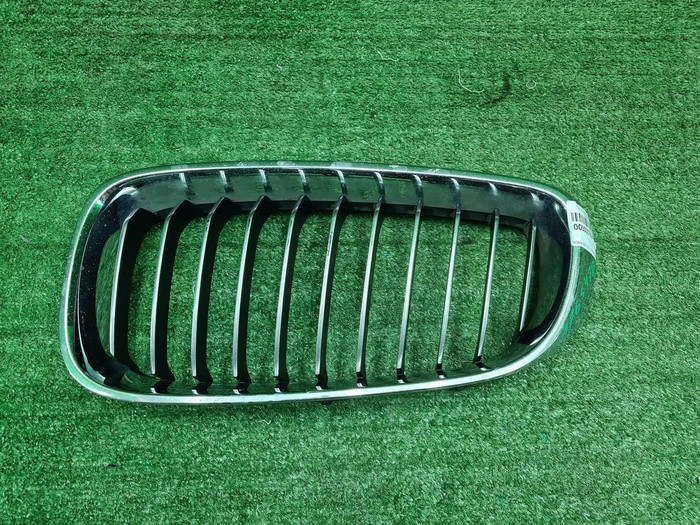 Решетка радиатора левая BMW 3er F34 (2013-2019)