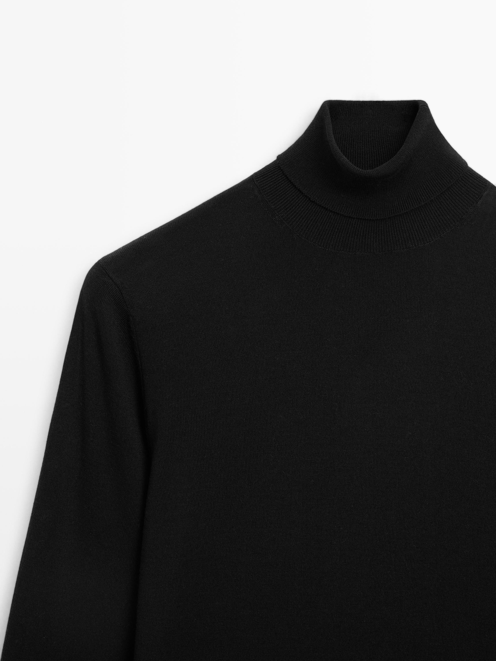 Massimo Dutti Трикотажный свитер из смесовой шерсти с высоким воротником, черный