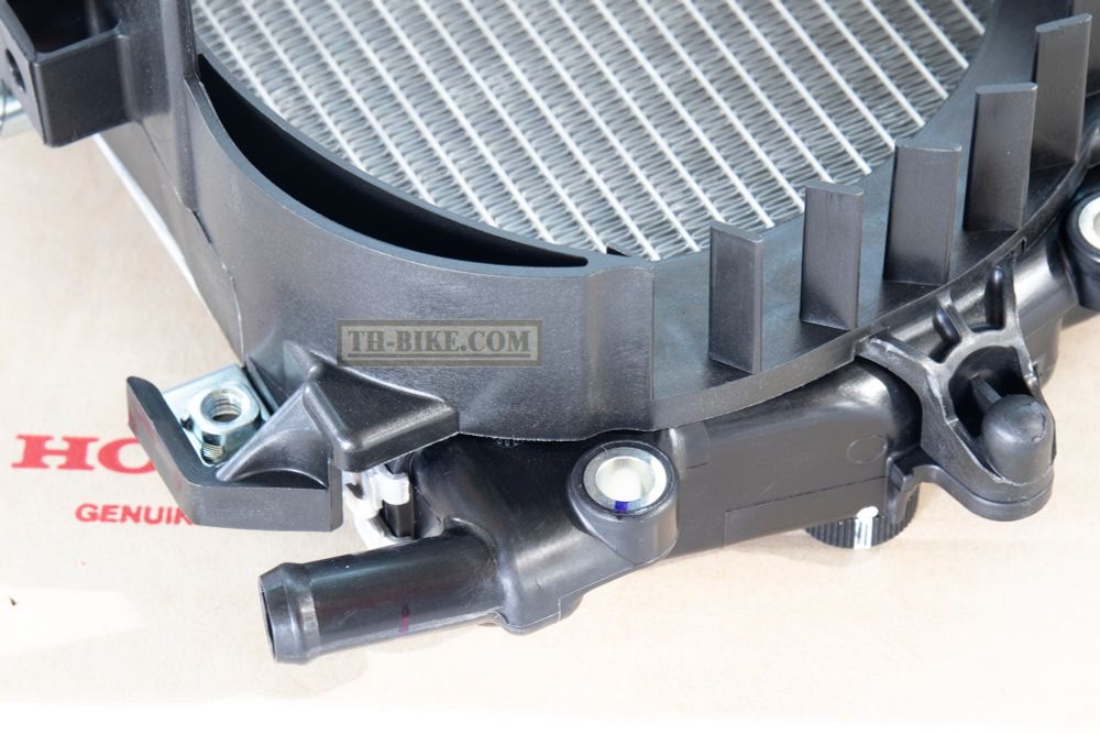 19100-KZY-701 (19100-KZY-951). RADIATOR ASSY.. Radiator Honda PCX, SH