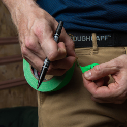 Профессиональный тейп 120mesh @trueGAFF 25мм/25м - Ярко Зеленый (Светится в ультрафиолете) на тканевой основе для киносъемок и сцен тип Gaffer Pro tape