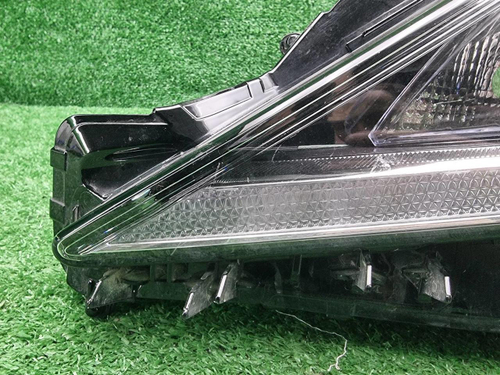 Битая Фара левая Toyota Camry xv70 (2017-н.в.) LED