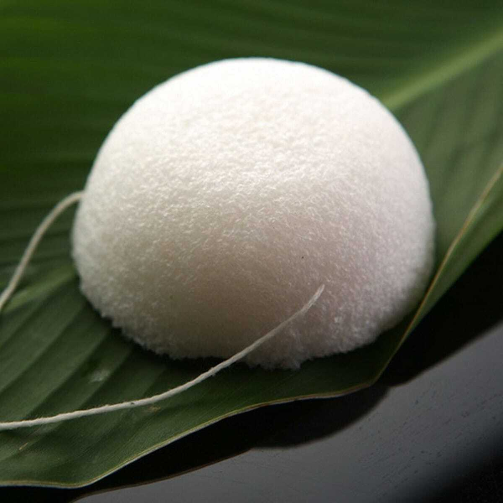Спонж конняку для умывания Grace Day Konjac sponge - белый
