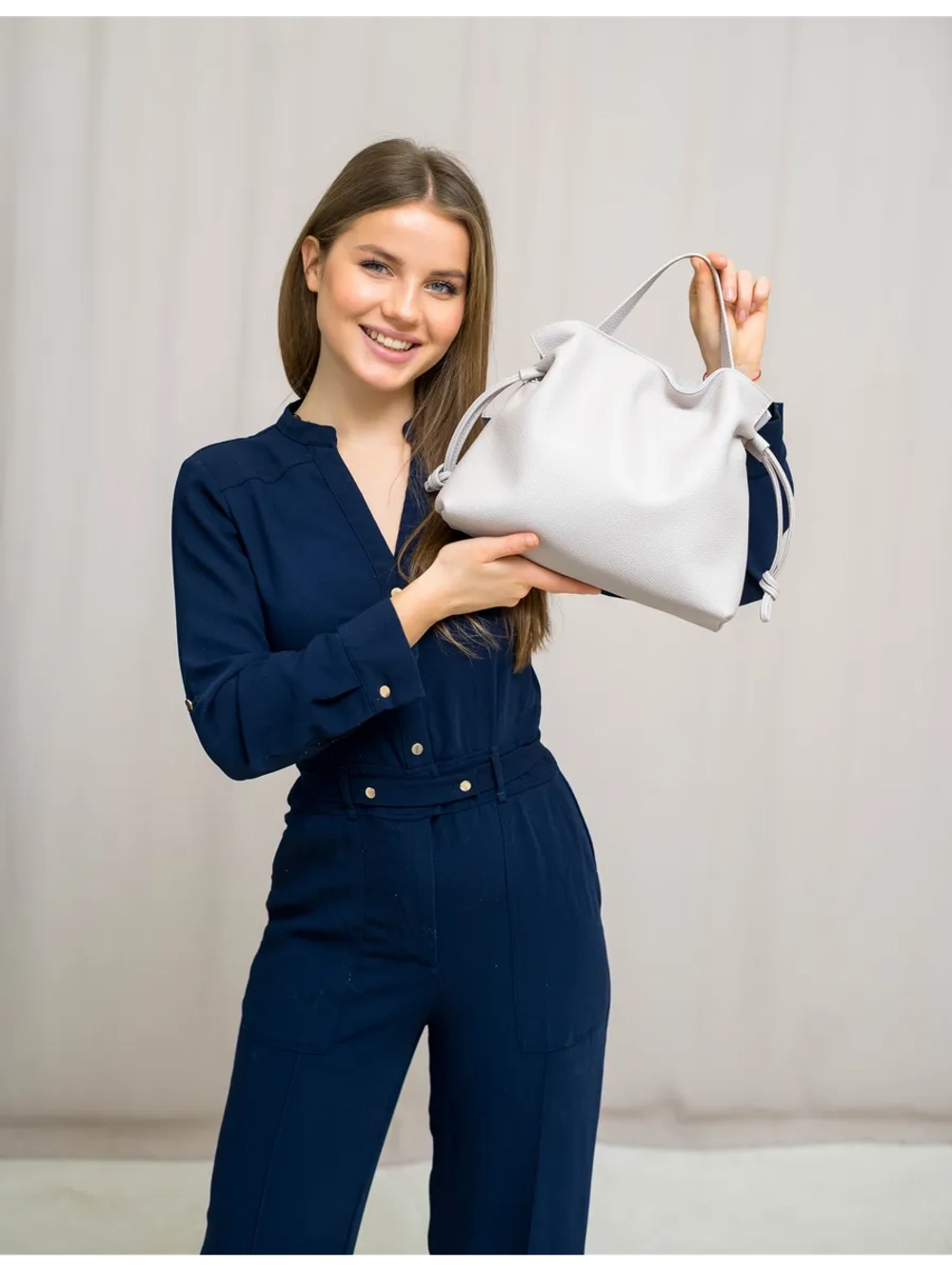 Сумка мешок через плечо средняя натуральная кожа